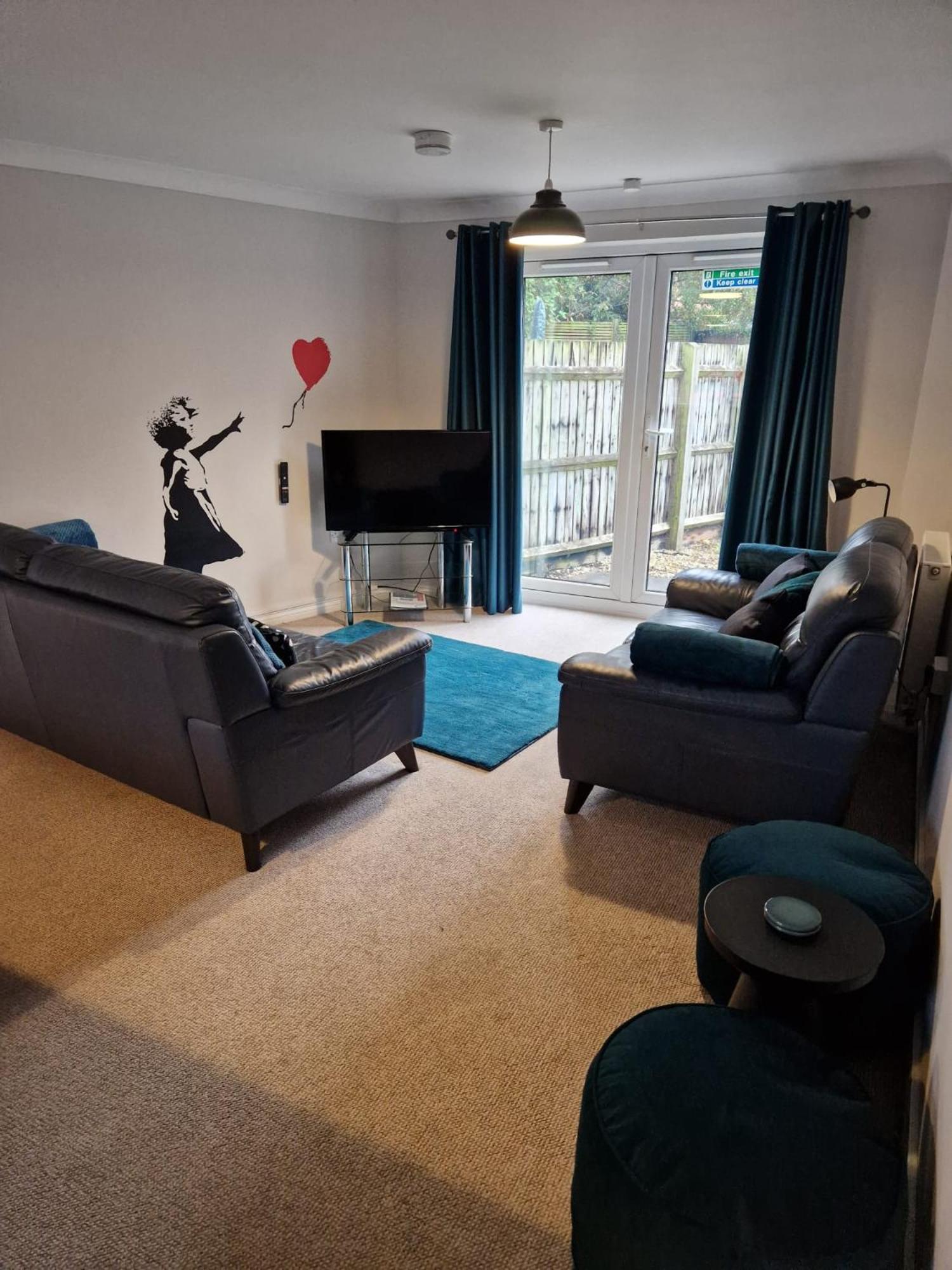 Hereford - Finch House - Modern 4 Bedroom House Located In South Hereford, Dog Friendly With Nearby Countryside, Pool Table, Sleeps Up To 10 Guests - Hosted By Rentmyhouse Exterior photo